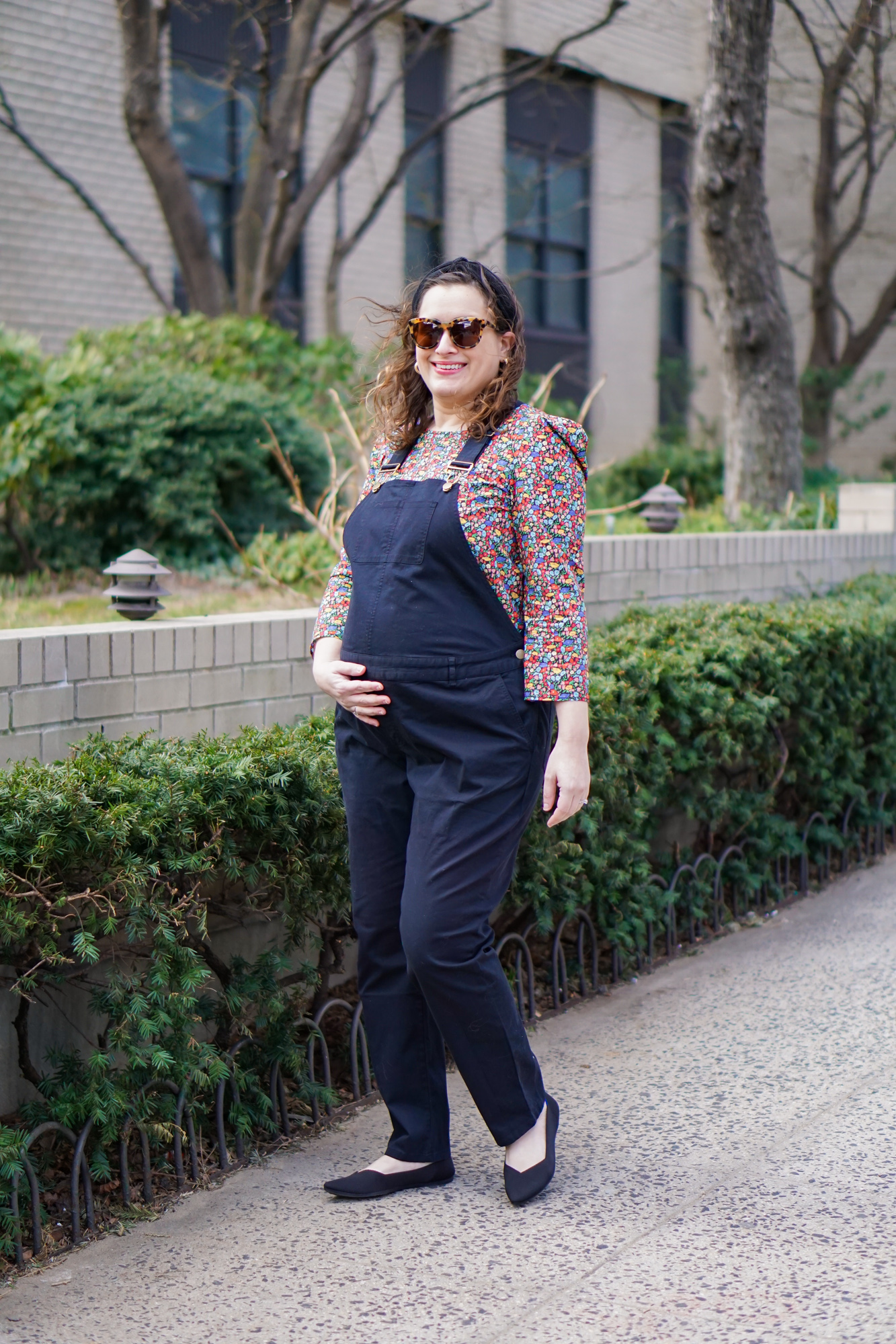 How to style maternity overalls